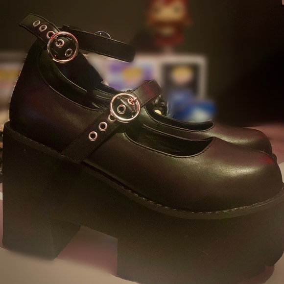 Black Double Buckle Platform Mary Janes - Picture 1 of 2